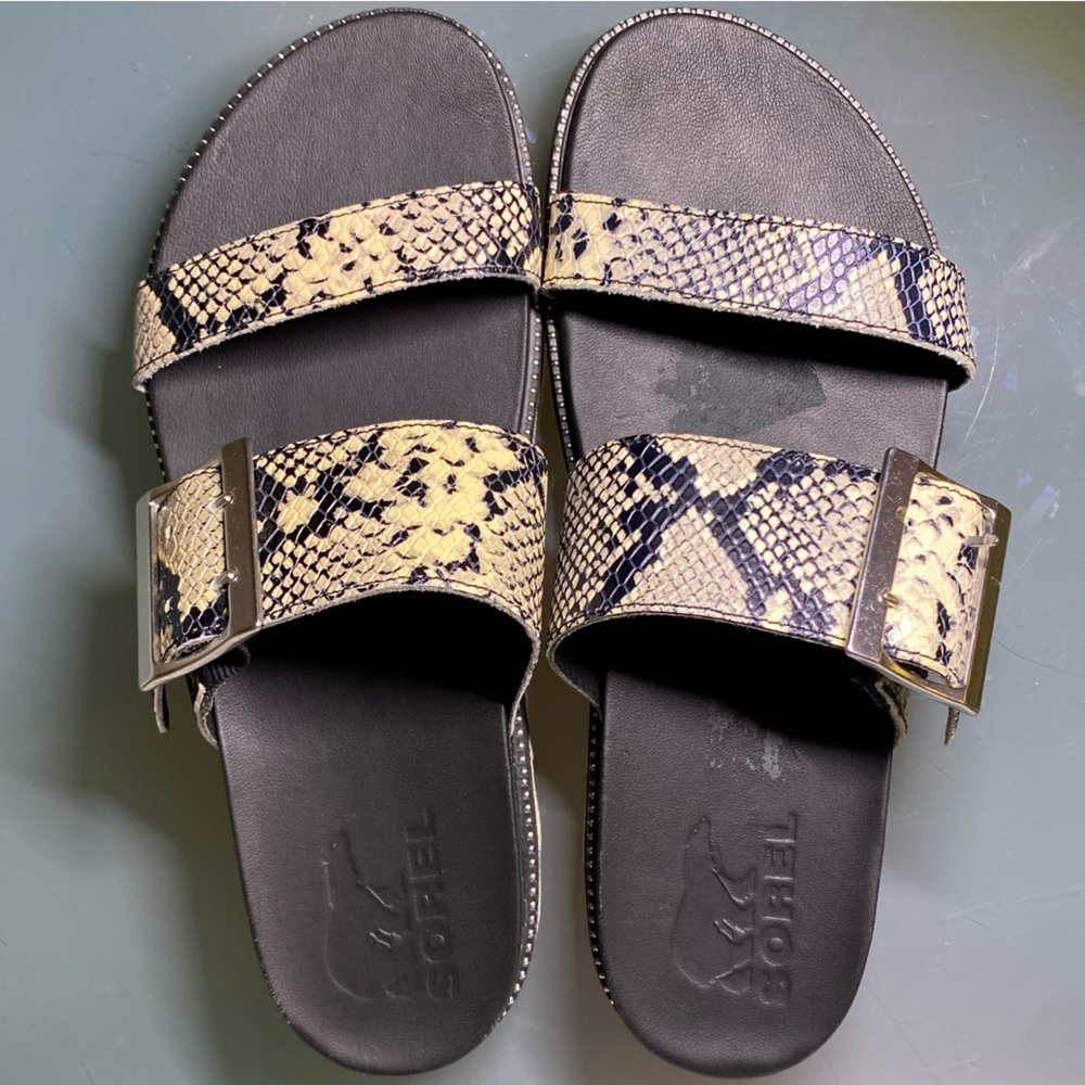 Sorel Women’s Snake Skin Print Sandals Size 8
